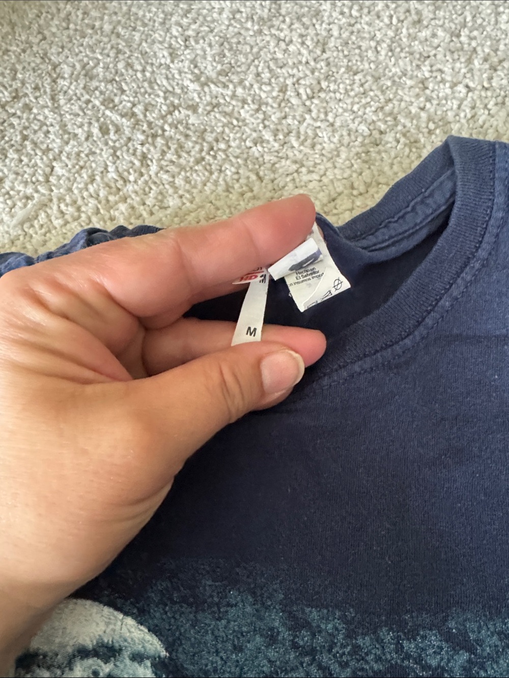 Size M Navy Blue Wolf Graphic Tee - Picture 5 of 7